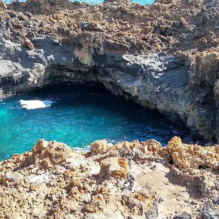 Bayside Kalendra Jable Encuentra Paz En La Naturaleza Salvaje * Guatiza